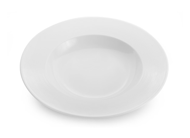 흰색 배경에 고립 된 흰색 접시