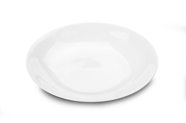 Белая тарелка изолирована