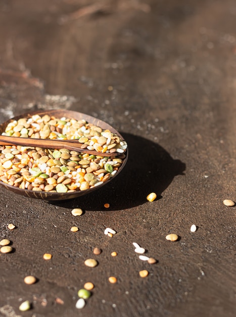 Photo white rice and different types of lentils