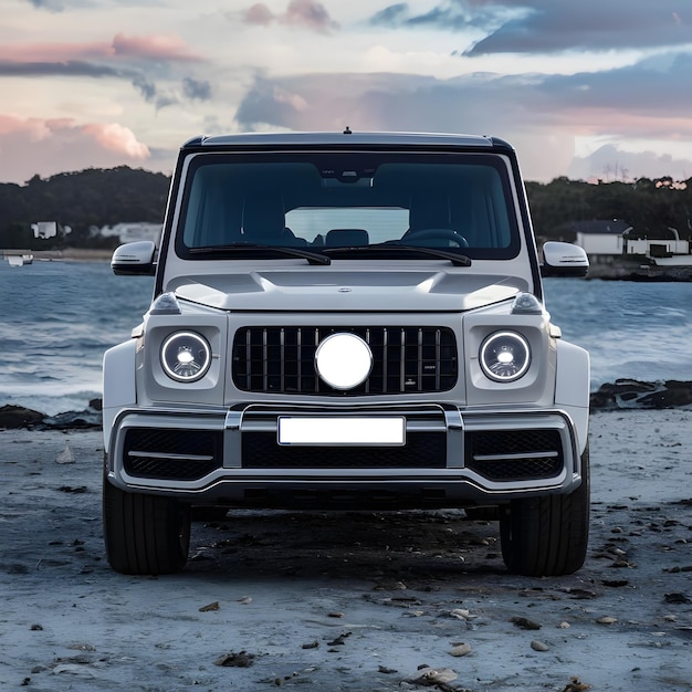 Foto un suv bianco con una targa che dice: