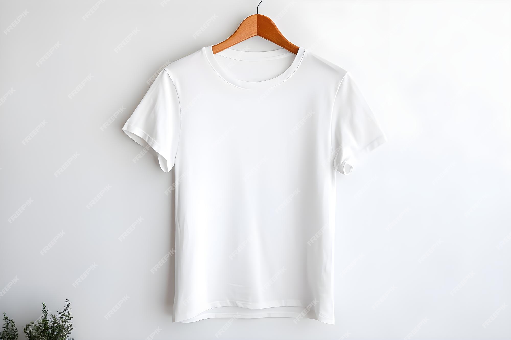 Isolated white t-shirt white hanger 8847289 PNG