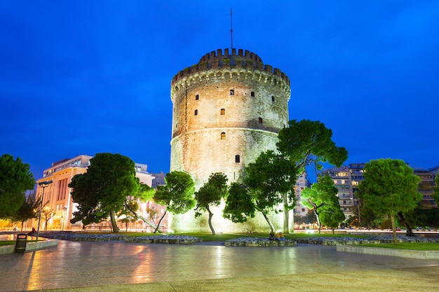 La torre bianca di salonicco è un monumento e un museo sul lungomare di salonicco, capitale della regione della macedonia nel nord della grecia