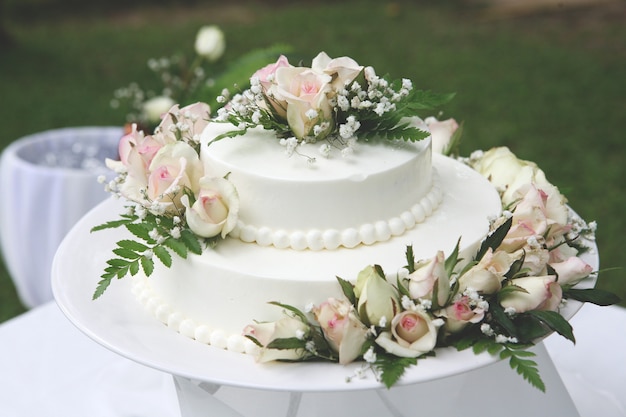 White wedding cake for the wedding ceremony