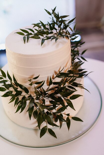 Foto torta nuziale bianca al matrimonio degli sposi