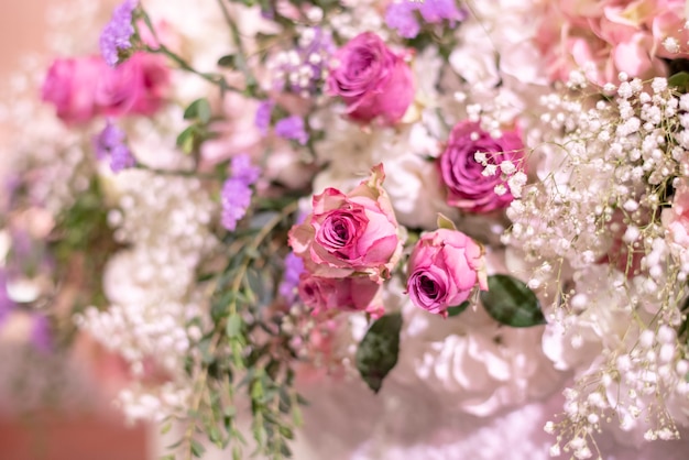 white wedding flower decoration 