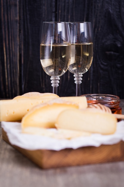 White wine and cheese