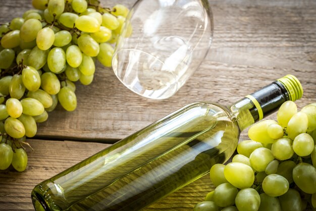 White wine with bunch of grape