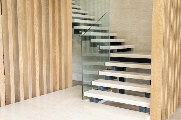 Photo white wooden stairs in a house