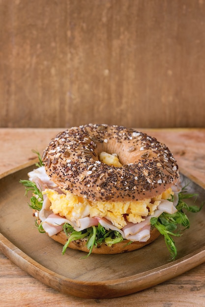 Photo whole grain bagel