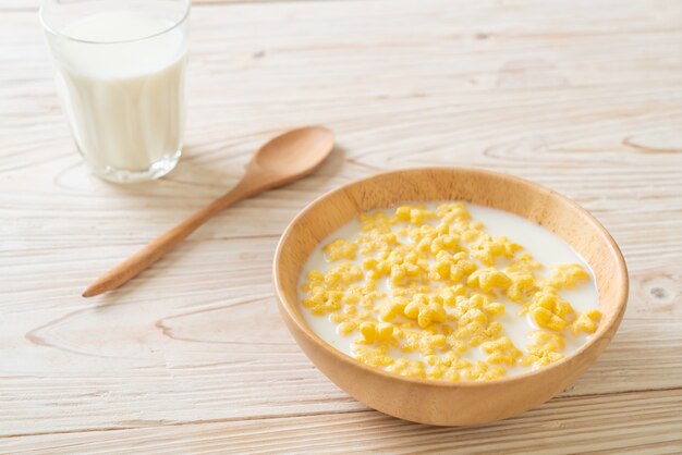 whole grain cereals with fresh milk for breakfast