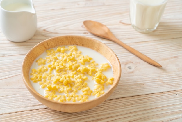 whole grain cereals with fresh milk for breakfast