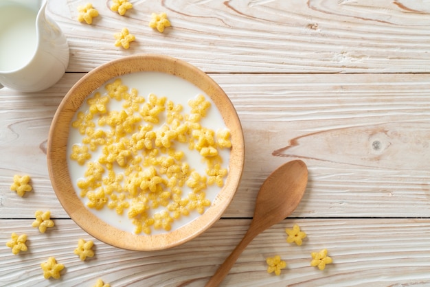 Whole grain cereals with fresh milk for breakfast