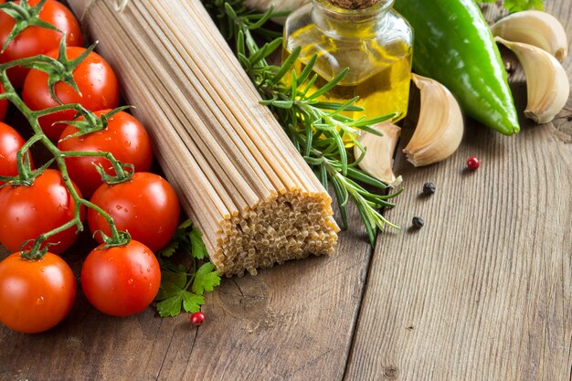 Whole wheat spaghetti, vegetables and herbs