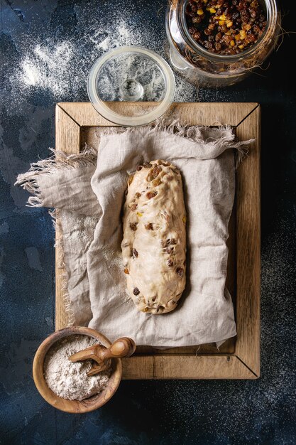 Wholegrain dough for stollen