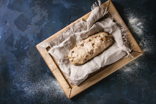 Wholegrain dough for stollen