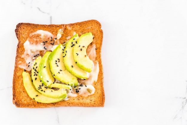 wholewheat bread toast with avocado