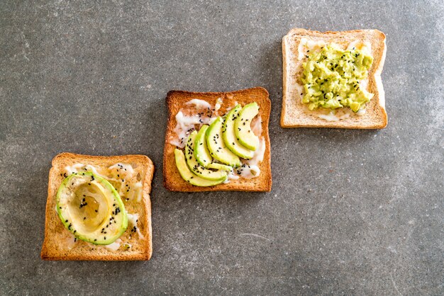 wholewheat bread toast with avocado