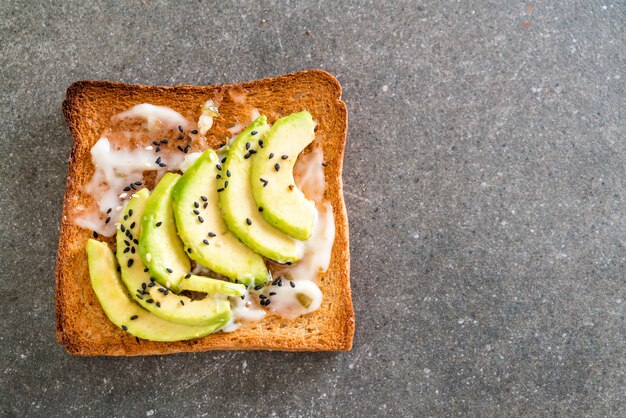 wholewheat bread toast with avocado