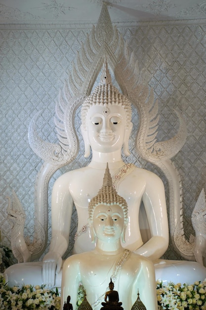Whte Buddha in Chinese temple wat Hyua Pla Kang in Chiang Rai