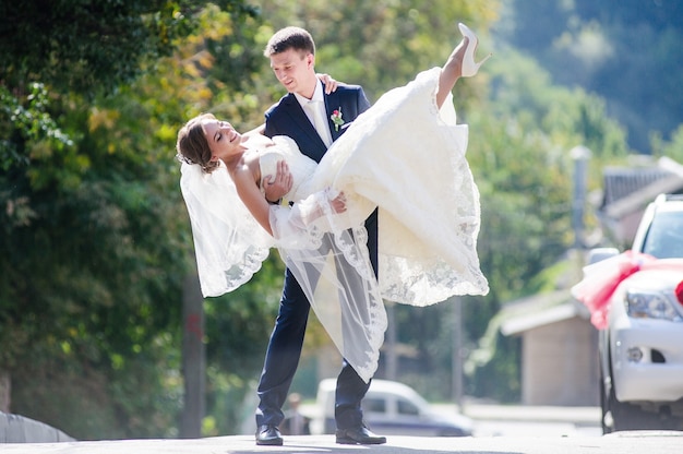 Widding couple outside