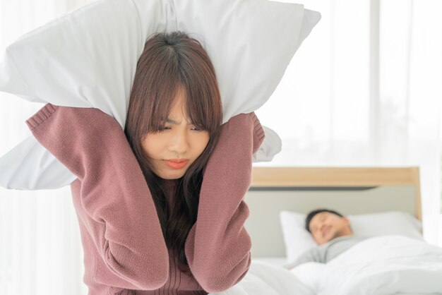 The wife have problems with snoring husband
