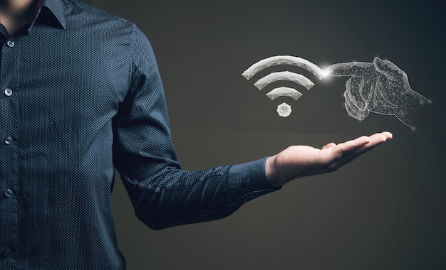 WiFi en handen van het netwerk Man met in zijn hand