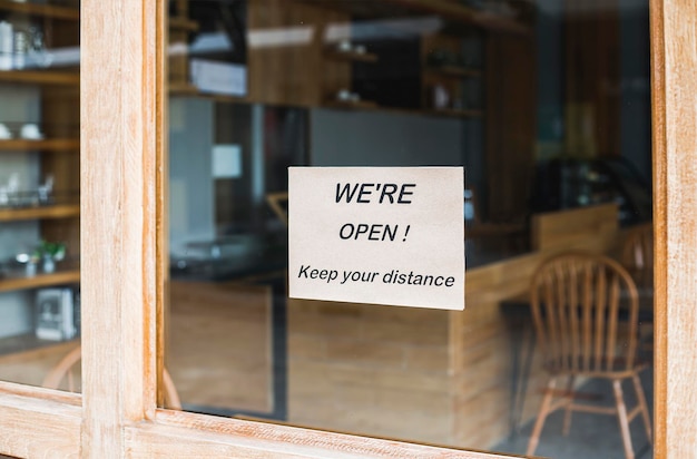 Wij zijn open houd afstand tijdens covid situatie