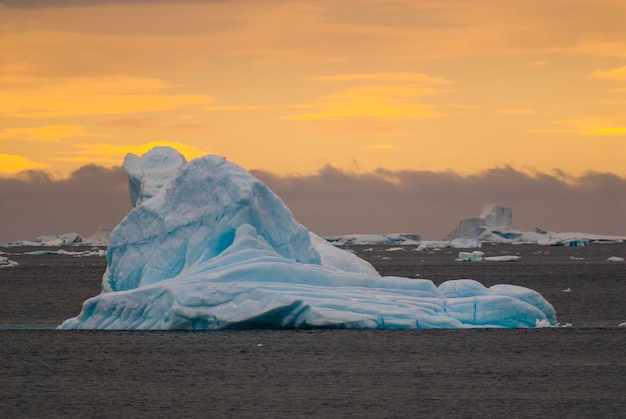 Wild bevroren landschap Antarctisch Schiereiland Antarctica