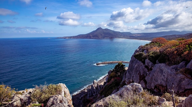 사진 buggerru 해안선 sardinia의 야생 풍경과 절벽