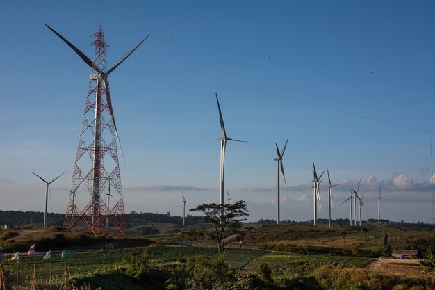 風力発電機、青空