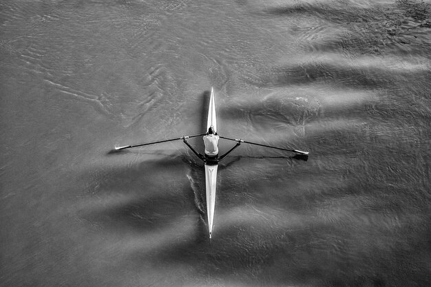 Photo wind turbines in sea