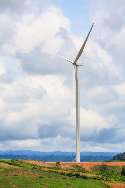 Photo wind turbines with the clouds and sky, renewable energy