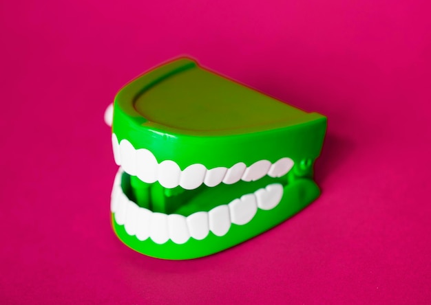 Photo wind up chattering teeth toy