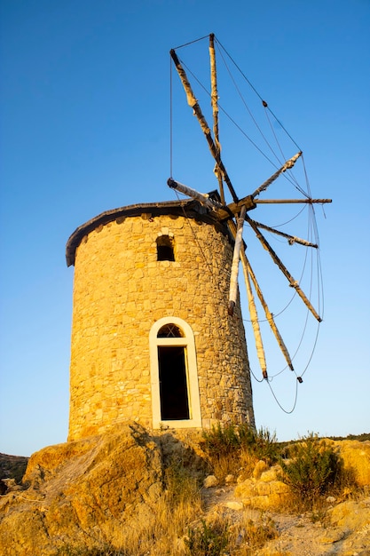 Photo windmill old abandoned windmill wind powered tools