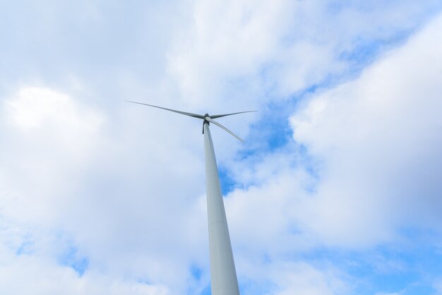 Photo windmill turbine for electric production at khao kho, petchaboon, thailand