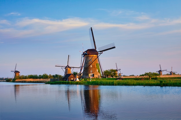 Windmolens bij Kinderdijk in Holland. Nederland