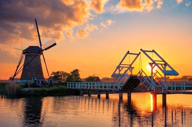 Windmolens bij Kinderdijk in Holland Nederland