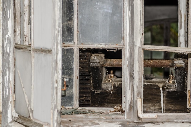 Window old mechanic