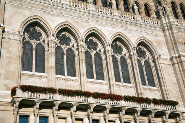 Photo windows of exterior facade city hall in vienna austria