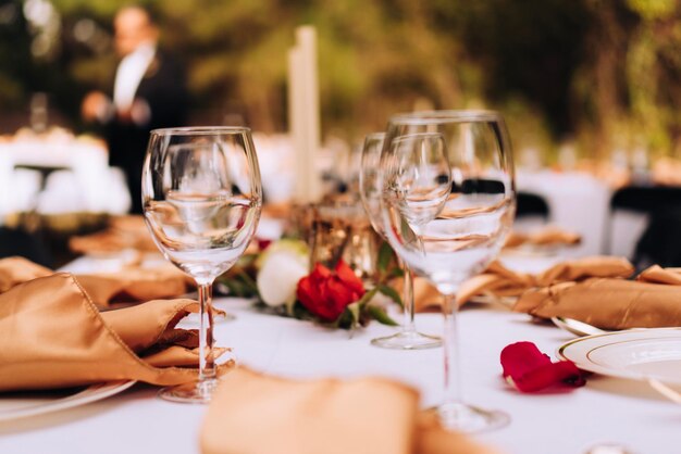 Foto vini sul tavolo del ristorante