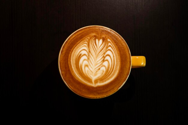 Фото wing latte art в кафе