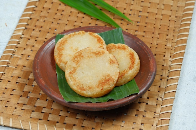 Foto wingko wingko babat o pancake giavanese è un cibo tradizionale indonesiano