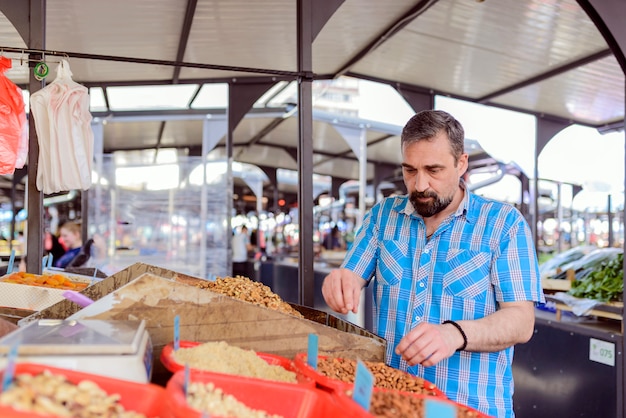 Winkelen op de markt