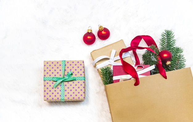 Winkelen voor cadeaus voor Kerstmis en Nieuwjaar