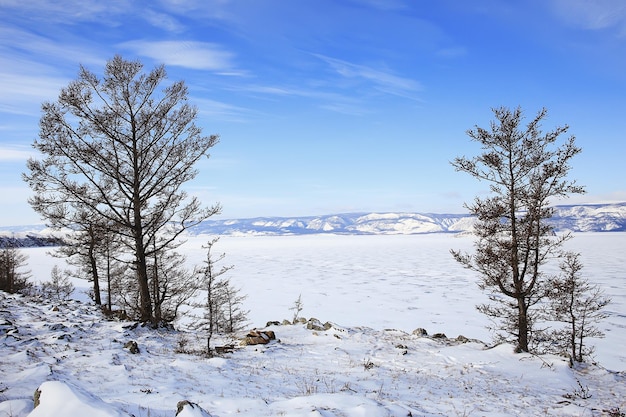 зимний пейзаж остров ольхон, озеро байкал путешествия россия
