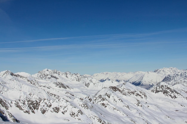 Зимний горный пейзаж Альпы на горнолыжном курорте Зельден, Австрия