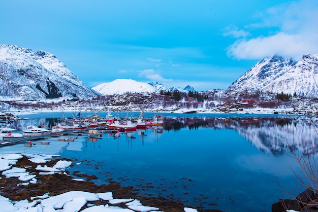 Inverno norvegia lago