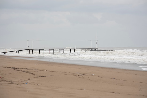 Winter op een tropisch strand