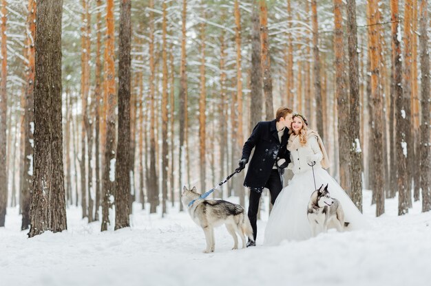 Winter wedding photosession in nature