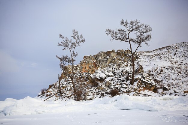 winterlandschap olkhon eiland, het baikalmeer reizen rusland